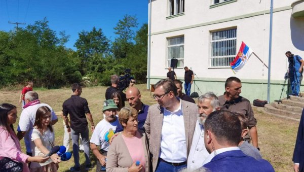 ВУЧИЋ НАЈАВИО: Нова фабрика „Јумко“ за два месеца у Барбатовцу ВУЧИЋ НАЈАВИО: Нова фабрика „Јумко“ за два месеца у Барбатовцу