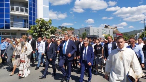 DOBOJ I TREBINJE SVEČANO OBELEŽILI KRSNU SLAVU Razvoj i vera DOBOJ I TREBINJE SVEČANO OBELEŽILI KRSNU SLAVU Razvoj i vera