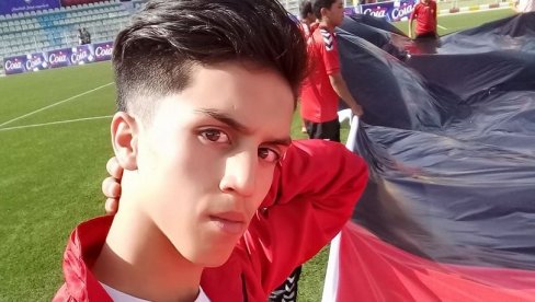 TRAGEDIJA U AVGANISTANU: Talentovani fudbaler pronađen mrtav u stajnom trapu aviona, pokušao da pobegne iz Kabula TRAGEDIJA U AVGANISTANU: Talentovani fudbaler pronađen mrtav u stajnom trapu aviona, pokušao da pobegne iz Kabula