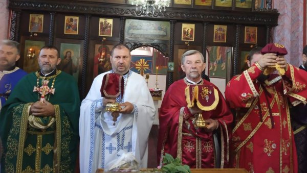 РАДОСТ У ЛЕПОТИЦИ ЈАДРА: Древни храм у Липници прославио славу РАДОСТ У ЛЕПОТИЦИ ЈАДРА: Древни храм у Липници прославио славу