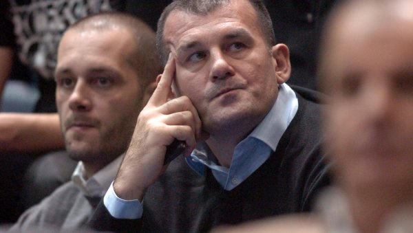 ЗОРАН САВИЋ О АБА ЛИГИ: Сами себи пуцамо у ногу! Само у АБА лиги клуб може да игра са два тима ЗОРАН САВИЋ О АБА ЛИГИ: Сами себи пуцамо у ногу! Само у АБА лиги клуб може да игра са два тима