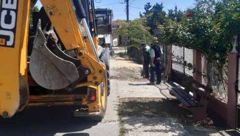 VELIKI RADOVI U LAPOVU: Urađeni propusti, čisti se korito potoka (FOTO) VELIKI RADOVI U LAPOVU: Urađeni propusti, čisti se korito potoka (FOTO)