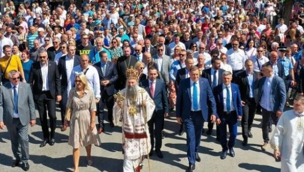 ВЕРА ЈЕ ОНО ШТО НАС ЧИНИ ДА СМО ЈЕДНО: Снажна порука патријарха Порфирија из Добоја ВЕРА ЈЕ ОНО ШТО НАС ЧИНИ ДА СМО ЈЕДНО: Снажна порука патријарха Порфирија из Добоја