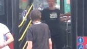 UŽAS NA ZELENOM VENCU: Muškarac prebio ženu, ona u krvi tražila pomoć od prolaznika UŽAS NA ZELENOM VENCU: Muškarac prebio ženu, ona u krvi tražila pomoć od prolaznika