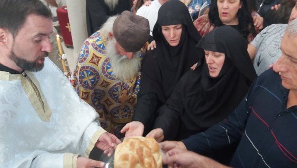 ПРЕОБРАЖЕЊЕ У БЕСПУЋУ: У манастиру са само две монахиње, на планини Сомини, обележен велики празник ПРЕОБРАЖЕЊЕ У БЕСПУЋУ: У манастиру са само две монахиње, на планини Сомини, обележен велики празник