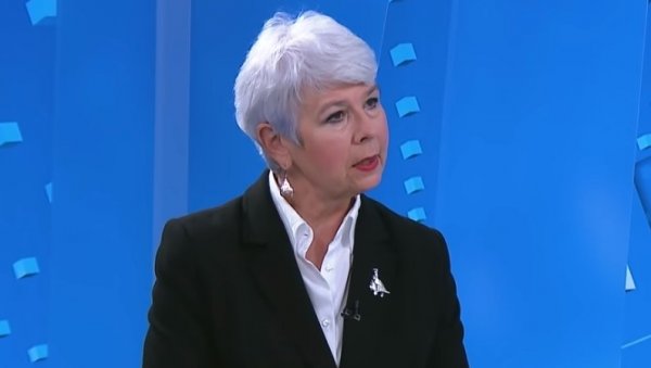 ПИКАНТНА БИОГРАФИЈА ЈАДРАНКЕ КОСОР: Имала два мужа али ниједног није волела ПИКАНТНА БИОГРАФИЈА ЈАДРАНКЕ КОСОР: Имала два мужа али ниједног није волела