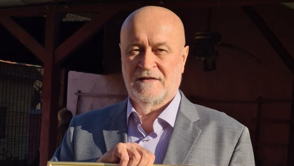 ДАНИ ПРЕОБРАЖЕЊА СРБА У РУМУНИЈИ: Ненаду Грујичићу уручена награда „Велика базјашка повеља“ ДАНИ ПРЕОБРАЖЕЊА СРБА У РУМУНИЈИ: Ненаду Грујичићу уручена награда „Велика базјашка повеља“