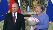 ШТА ЈЕ МЕРКЕЛОВА ЗАМОЛИЛА ПУТИНА: Разговарали о ситуацији на белоруско-пољској граници ШТА ЈЕ МЕРКЕЛОВА ЗАМОЛИЛА ПУТИНА: Разговарали о ситуацији на белоруско-пољској граници