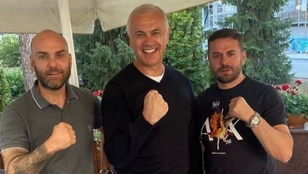 ВЕЛИКА ПОДРШКА БОКСЕРИМА: Звездан Терзић ветар у леђа боксерском клубу Црвена Звезда ВЕЛИКА ПОДРШКА БОКСЕРИМА: Звездан Терзић ветар у леђа боксерском клубу Црвена Звезда