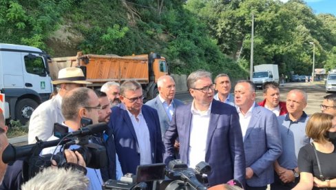 ВУЧИЋ ОБИШАО ПОЧЕТАК РАДОВА: Рехабилитација важног пута за исток Србије - Ово је бисер Европе (ФОТО/ВИДЕО) ВУЧИЋ ОБИШАО ПОЧЕТАК РАДОВА: Рехабилитација важног пута за исток Србије - Ово је бисер Европе (ФОТО/ВИДЕО)