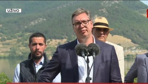 ВУЧИЋ ОДГОВОРИО ИЗЕТБЕГОВИЋУ: Кривити Србију постаје уобичајено! ВУЧИЋ ОДГОВОРИО ИЗЕТБЕГОВИЋУ: Кривити Србију постаје уобичајено!