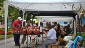 POČELI DANI VRANJA: Otvoreni etno i sajam knjiga, zaigrali folkloraši POČELI DANI VRANJA: Otvoreni etno i sajam knjiga, zaigrali folkloraši