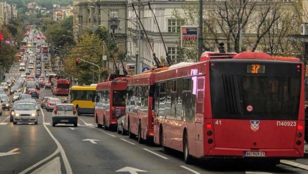 ПРОМЕНА РЕЖИМА САОБРАЋАЈА У БЕОГРАДУ ЗБОГ ДАНА ДРЖАВНОСТИ: Мењају се трасе неколико линија градског превоза