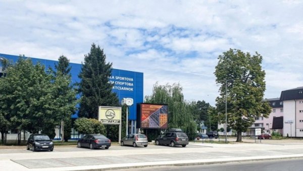 ПАРКИНГ СРЕЂЕН ПОСЛЕ ВИШЕ ДЕЦЕНИЈА: Код Хале спортова у Суботици уређено 40 паркинг места ПАРКИНГ СРЕЂЕН ПОСЛЕ ВИШЕ ДЕЦЕНИЈА: Код Хале спортова у Суботици уређено 40 паркинг места