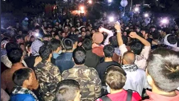 СНАГЕ СЕВЕРНЕ АЛИЈАНСЕ СУ СПРЕМНЕ: Војници Ахмада Масуда чекају напад талибана, 20.000 људи жели да се прикључи отпору (ФОТО) СНАГЕ СЕВЕРНЕ АЛИЈАНСЕ СУ СПРЕМНЕ: Војници Ахмада Масуда чекају напад талибана, 20.000 људи жели да се прикључи отпору (ФОТО)