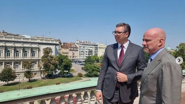 ВУЧИЋ СЕ САСТАО СА ЂУЗЕПЕОМ ЦИПРИЈАНИЈЕМ: Представник чувене италијанске породице угоститеља и хотелијера борави у Београду (ФОТО) ВУЧИЋ СЕ САСТАО СА ЂУЗЕПЕОМ ЦИПРИЈАНИЈЕМ: Представник чувене италијанске породице угоститеља и хотелијера борави у Београду (ФОТО)