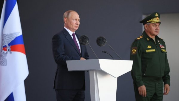 ПУТИН ПОСЛАО ПОРУКУ ЗАПАДУ: Многа руска оружја још дуго неће имати конкуренте у свету (ФОТО) ПУТИН ПОСЛАО ПОРУКУ ЗАПАДУ: Многа руска оружја још дуго неће имати конкуренте у свету (ФОТО)