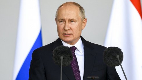 ЗАШТО ПУТИН НЕ НОСИ УНИФОРМУ? Дмитриј Песков дао објашњење ЗАШТО ПУТИН НЕ НОСИ УНИФОРМУ? Дмитриј Песков дао објашњење