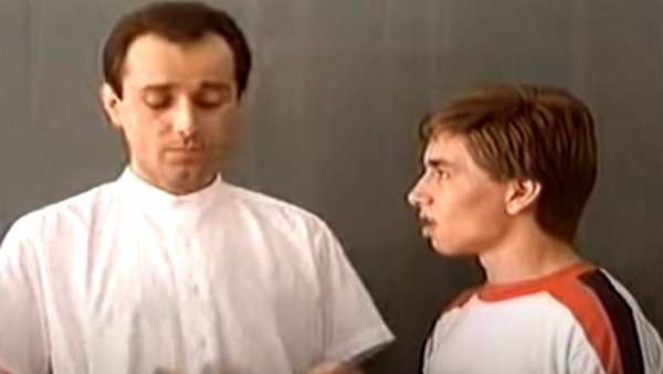 ОВАКО ДАНАС ИЗГЛЕДА ПАНТИЋЕВ СИН ИЗ ТЕСНЕ КОЖЕ: Исплазио се Јапанцу и насмејао нацију, живот после филма му је био авантура (ФОТО/ВИДЕО) ОВАКО ДАНАС ИЗГЛЕДА ПАНТИЋЕВ СИН ИЗ ТЕСНЕ КОЖЕ: Исплазио се Јапанцу и насмејао нацију, живот после филма му је био авантура (ФОТО/ВИДЕО)