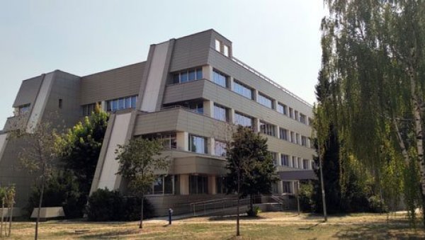 У ЛИМАНУ 4 ОД ОКТОБРА: Завршни радови на обнови највећег објекта Дома здравља Нови Сад У ЛИМАНУ 4 ОД ОКТОБРА: Завршни радови на обнови највећег објекта Дома здравља Нови Сад