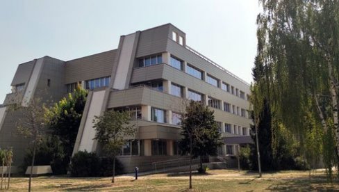 У ЛИМАНУ 4 ОД ОКТОБРА: Завршни радови на обнови највећег објекта Дома здравља Нови Сад У ЛИМАНУ 4 ОД ОКТОБРА: Завршни радови на обнови највећег објекта Дома здравља Нови Сад