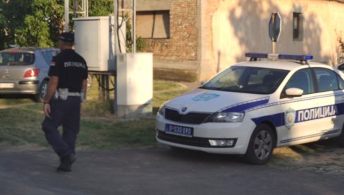 ЕВО ШТА ЈЕ ПРЕТХОДИЛО ТРАГЕДИЈИ КОД БАБУШНИЦЕ: Дечак (15) убио деду чекићем, мушкарац издахнуо на лицу места ЕВО ШТА ЈЕ ПРЕТХОДИЛО ТРАГЕДИЈИ КОД БАБУШНИЦЕ: Дечак (15) убио деду чекићем, мушкарац издахнуо на лицу места