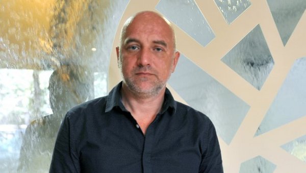 ЗАХАР ПРИЛЕПИН О ГЛУМЦИМА: О уметности ван политике ЗАХАР ПРИЛЕПИН О ГЛУМЦИМА: О уметности ван политике