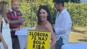 ПРОСЛАВИЛИ ЈУБИЛАРНЕ РОЂЕНДАНЕ: Слобода и Војин у викендици на Дунаву окружени пријатељима (ФОТО) ПРОСЛАВИЛИ ЈУБИЛАРНЕ РОЂЕНДАНЕ: Слобода и Војин у викендици на Дунаву окружени пријатељима (ФОТО)