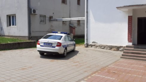 KRIO MARIHUANU U STAKLENIKU? Krivična prijava protiv muškarca iz Kostajnika KRIO MARIHUANU U STAKLENIKU? Krivična prijava protiv muškarca iz Kostajnika