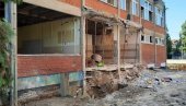 СРЕЂУЈЕ СЕ ШКОЛА МИТРАЉЕТА: Ђаци подстанари у Батајници и Земун пољу СРЕЂУЈЕ СЕ ШКОЛА МИТРАЉЕТА: Ђаци подстанари у Батајници и Земун пољу