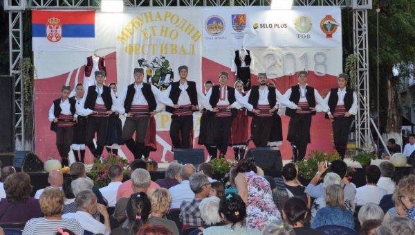 „ЗЛАТНА ЈЕСЕН“ У ГУДУРИЦИ: За викенд наступи 20 КУД-ова из Србије, Румуније, Северне Македоније и РС „ЗЛАТНА ЈЕСЕН“ У ГУДУРИЦИ: За викенд наступи 20 КУД-ова из Србије, Румуније, Северне Македоније и РС