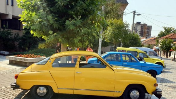 ЗА КРАЈ МАНИФЕСТАЦИЈЕ ДАНИ ВРАЊА: Ревија и дефиле олдтајмера (ФОТО) ЗА КРАЈ МАНИФЕСТАЦИЈЕ ДАНИ ВРАЊА: Ревија и дефиле олдтајмера (ФОТО)