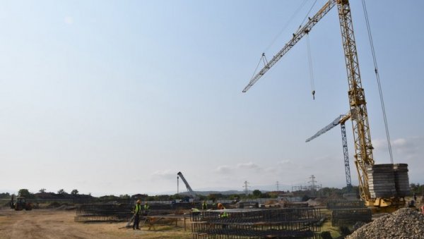 ИНВЕСТИЦИЈА ВРЕДНА 2,5 МИЛИЈАРДИ ДИНАРА: Градоначелник Цветановић обишао радове на изградњи новог стадиона ИНВЕСТИЦИЈА ВРЕДНА 2,5 МИЛИЈАРДИ ДИНАРА: Градоначелник Цветановић обишао радове на изградњи новог стадиона