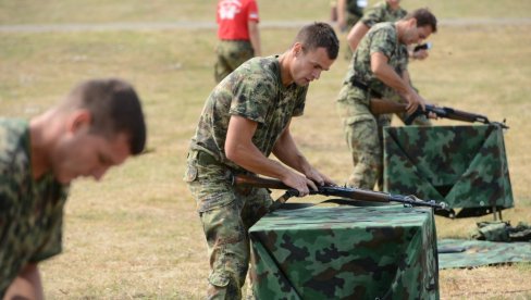 ВЕШТИНА И ХРАБРОСТ НА ИСПИТУ: У Краљеву од 30. августа међународно такмичење војнополицијских јединица - Чувар реда ВЕШТИНА И ХРАБРОСТ НА ИСПИТУ: У Краљеву од 30. августа међународно такмичење војнополицијских јединица - Чувар реда