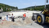 NOVA ULICA GDE SU NEKADA BILE ŠINE: Radi se saobraćajnica od Bulevara patrijarha Pavla do mosta na Adi