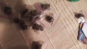 UHAPŠEN MUŠKARAC U BEOGRADU: U stanu na Zvezdari pronađeni droga, oružje i bomba (FOTO) UHAPŠEN MUŠKARAC U BEOGRADU: U stanu na Zvezdari pronađeni droga, oružje i bomba (FOTO)