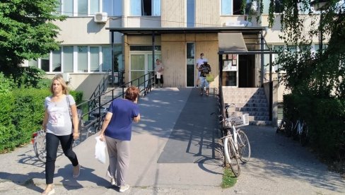 DUPLO VIŠE NOVOINFICIRANIH KORONOM: Poslednja brojka kovid-ambulante u Paraćinu je 36 u jednom danu DUPLO VIŠE NOVOINFICIRANIH KORONOM: Poslednja brojka kovid-ambulante u Paraćinu je 36 u jednom danu