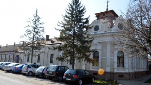 AUTO-SEDIŠTA ZA 68 BEBA: Opština Plandište petu godinu zaredom roditeljima uručila donaciju AUTO-SEDIŠTA ZA 68 BEBA: Opština Plandište petu godinu zaredom roditeljima uručila donaciju