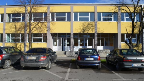 МАМОГРАФ И У АЛИБУНАРУ: У Дому здрављу коначно почео са радом савремени апарат МАМОГРАФ И У АЛИБУНАРУ: У Дому здрављу коначно почео са радом савремени апарат