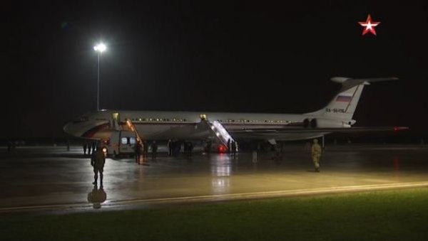 РУСИ ЕВАКУИСАЛИ ЉУДЕ: Авиони из Авганистана слетели у Подмосковље (ВИДЕО) РУСИ ЕВАКУИСАЛИ ЉУДЕ: Авиони из Авганистана слетели у Подмосковље (ВИДЕО)