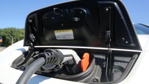 NA PUTU DA NADMAŠI TESLU: Najveći kineski proizvođač električnih automobila postaje ozbiljan igrač na svetskom tržištu NA PUTU DA NADMAŠI TESLU: Najveći kineski proizvođač električnih automobila postaje ozbiljan igrač na svetskom tržištu