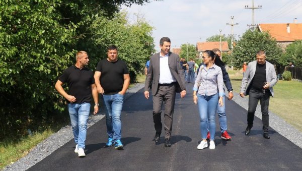 ЛЕПША ВЕЗА ПОЦЕРИНЕ И МАЧВЕ: Нови километри асфалта у шабачком крају ЛЕПША ВЕЗА ПОЦЕРИНЕ И МАЧВЕ: Нови километри асфалта у шабачком крају