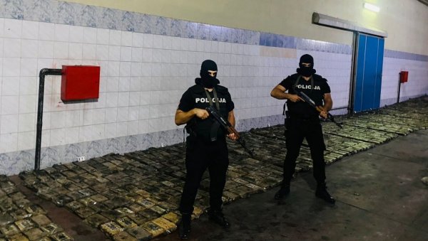 ЗНАМО ЧИЈИ ЈЕ КОКАИН: Зоран Брђанин, директор Управе полиције Црне Горе, о рекордној заплени наркотика ЗНАМО ЧИЈИ ЈЕ КОКАИН: Зоран Брђанин, директор Управе полиције Црне Горе, о рекордној заплени наркотика