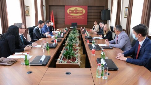 МОМИРОВИЋ: Покренута изградња регионалне депоније у Крушевцу, еколошки планови имају приоритет МОМИРОВИЋ: Покренута изградња регионалне депоније у Крушевцу, еколошки планови имају приоритет