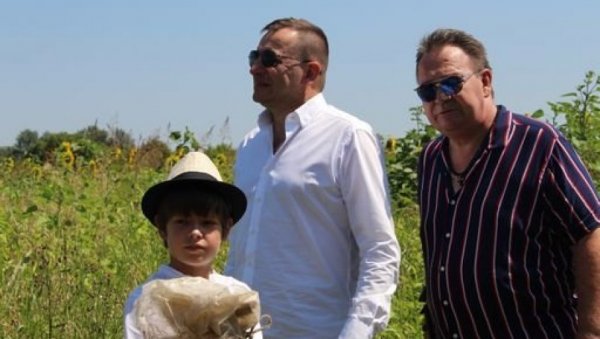 ЈЕЗДА ГАНУО ПУБЛИКУ: Посетиоци Филмских сусрета у Нишу изабрали најбољег глумца шесте вечери ЈЕЗДА ГАНУО ПУБЛИКУ: Посетиоци Филмских сусрета у Нишу изабрали најбољег глумца шесте вечери