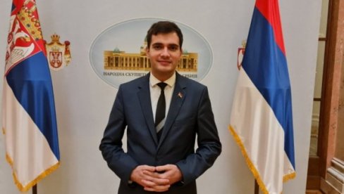 ZORAN TOMIĆ: Srbija se neće vratiti u mračno doba žutih tajkuna ZORAN TOMIĆ: Srbija se neće vratiti u mračno doba žutih tajkuna