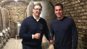 NAJPONOSNIJI TATA NA SVETU: Vučić objavio prelepu fotografiju sa sinom Danilom NAJPONOSNIJI TATA NA SVETU: Vučić objavio prelepu fotografiju sa sinom Danilom