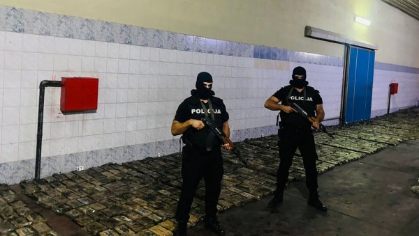 ТОНА И ПО КОКАИНА СТИГЛА ПРЕКО СЛОВЕНИЈЕ: Детаљи једне од највећих заплена наркотика у региону у товару банана ТОНА И ПО КОКАИНА СТИГЛА ПРЕКО СЛОВЕНИЈЕ: Детаљи једне од највећих заплена наркотика у региону у товару банана