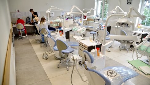 NAŠI ZUBARI U SVETSKOM VRHU: Stomatološki fakultet u Beogradu ponovo odlično plasiran na prestižnoj Šangajskoj listi NAŠI ZUBARI U SVETSKOM VRHU: Stomatološki fakultet u Beogradu ponovo odlično plasiran na prestižnoj Šangajskoj listi