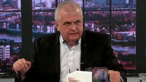 NAJSRAMNIJI ČANKOV POSTUPAK IKADA: Uoči Božića bivši lider LSV uporedio Danicu Crnogorčević i njenu decu s nacistima (FOTO) NAJSRAMNIJI ČANKOV POSTUPAK IKADA: Uoči Božića bivši lider LSV uporedio Danicu Crnogorčević i njenu decu s nacistima (FOTO)
